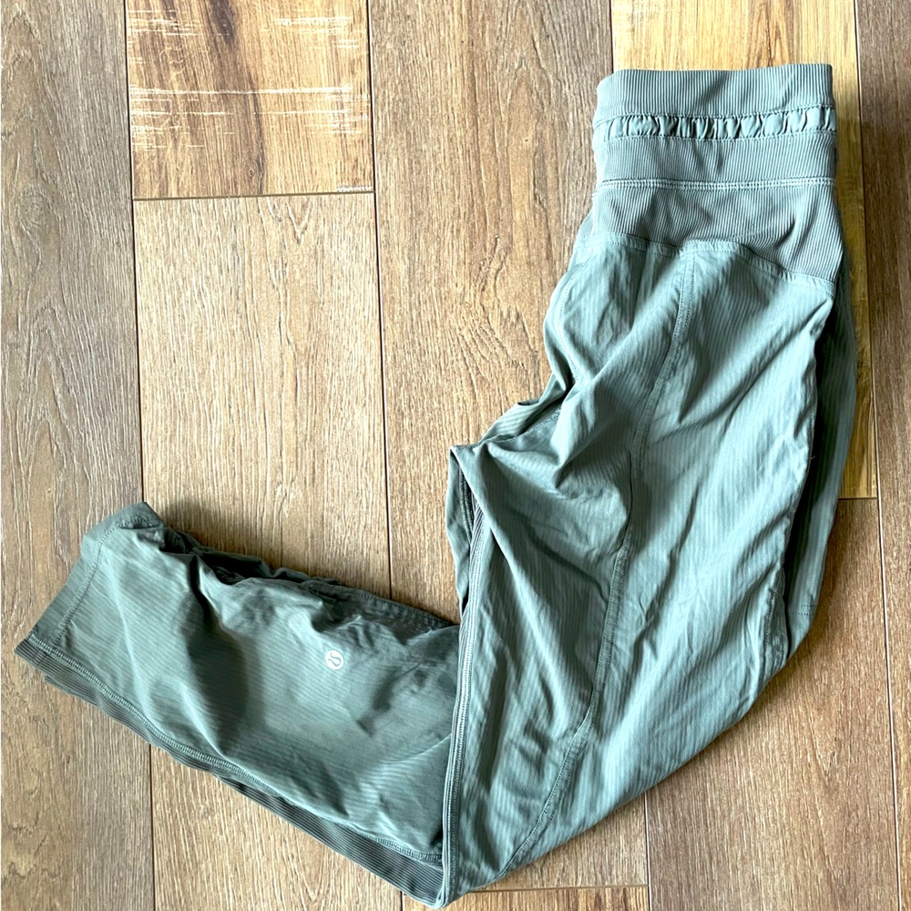 Dance studio crop 25” lululemon